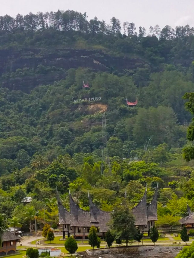 Kerajaan Bukit Batu Patah: Kisah yang Terlupakan dalam Sejarah 2 Kerajaan Bukit Batu Patah: Kisah yang Terlupakan dalam Sejarah